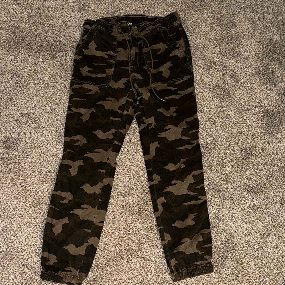 American Eagle Camouflage Jogger Pants